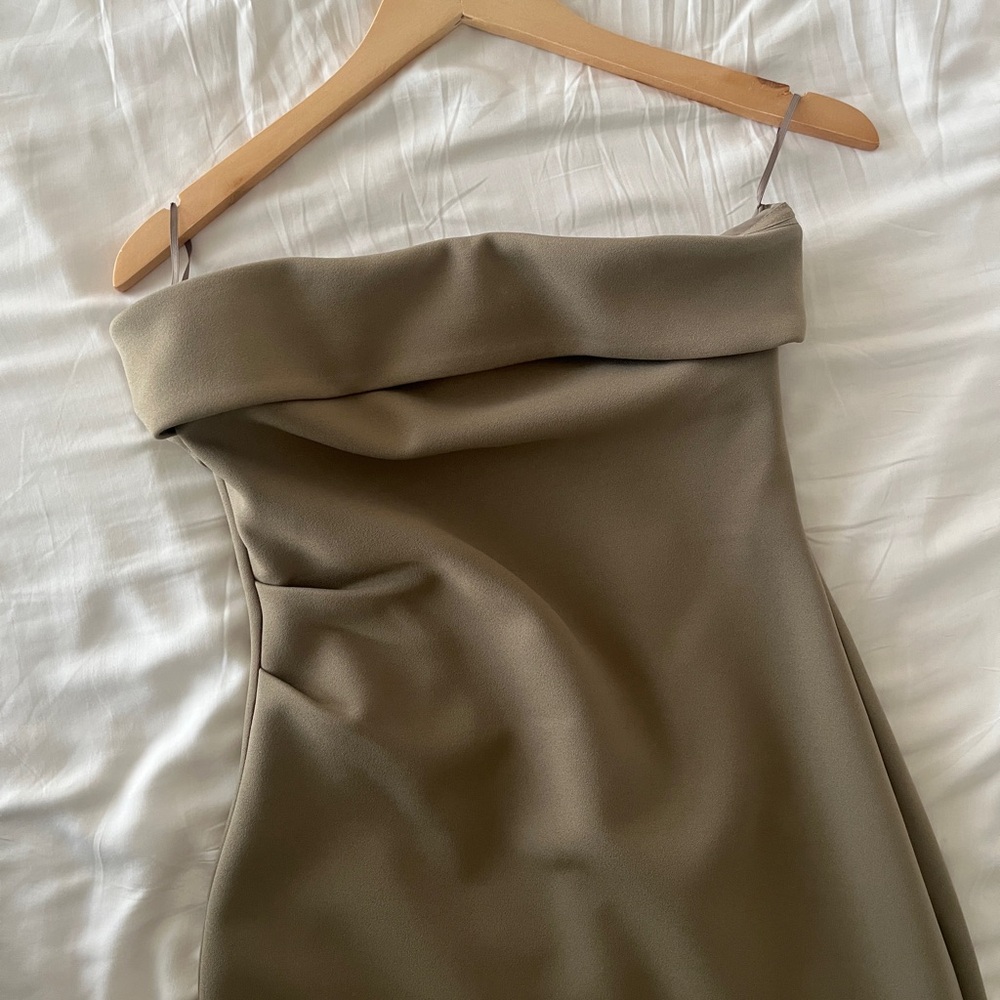 Babaton Eyecatcher Figureknit Dress